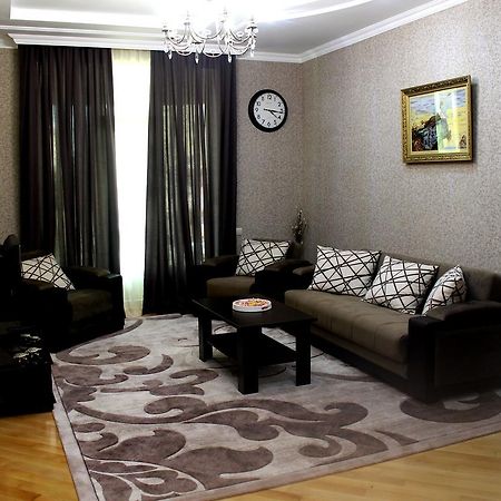 Green Guest House Kutaisi Ngoại thất bức ảnh
