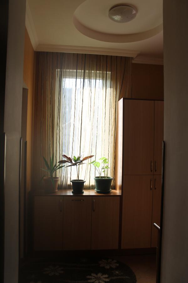 Green Guest House Kutaisi Ngoại thất bức ảnh